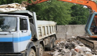 Вывоз строительного мусора с участка в Балтийске недорого от 1544 руб. | 2Землекопа-Блт